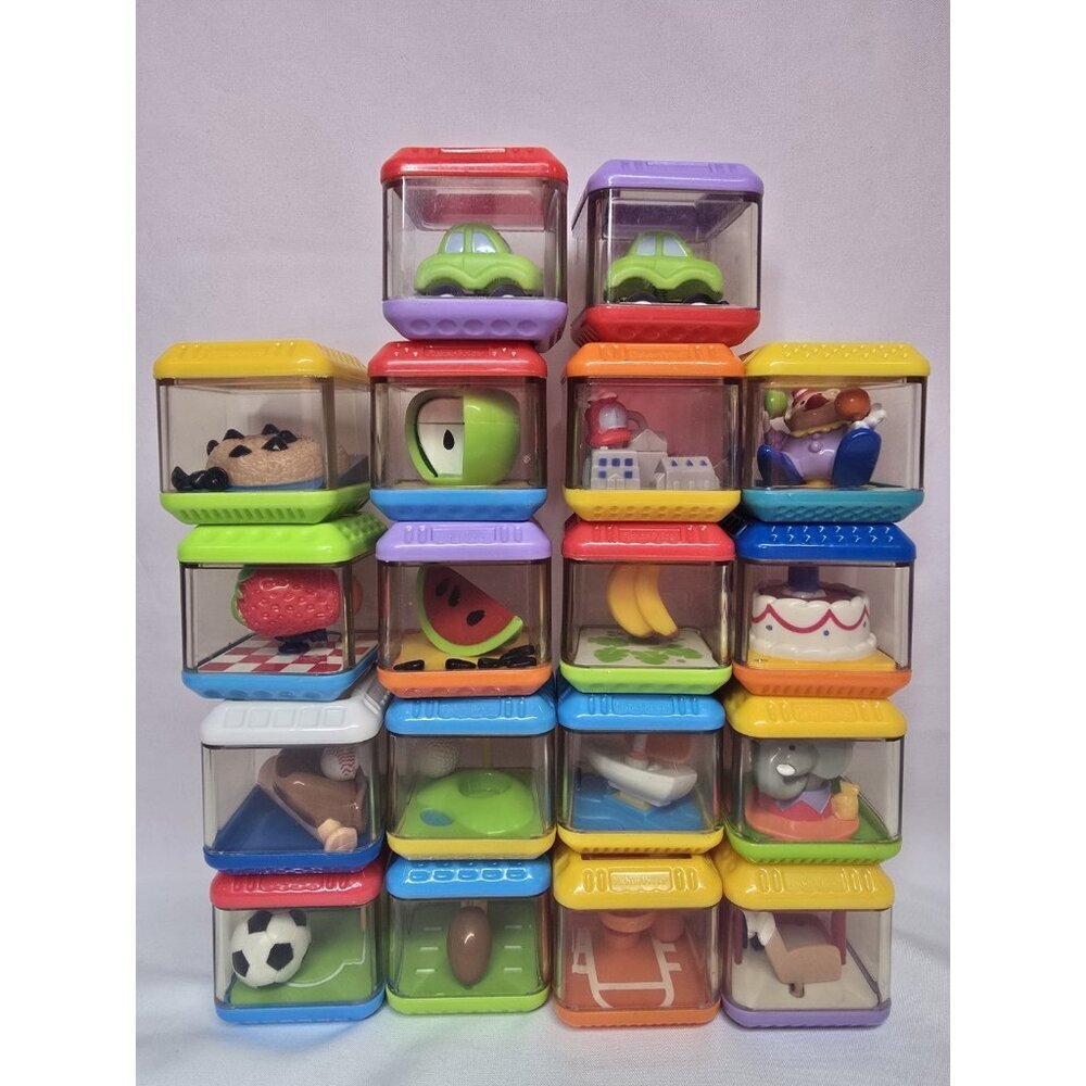 Fisher Price Assorted Peek a Boo Blocks 18 Blocks Vintage Sensory Toy Cubes